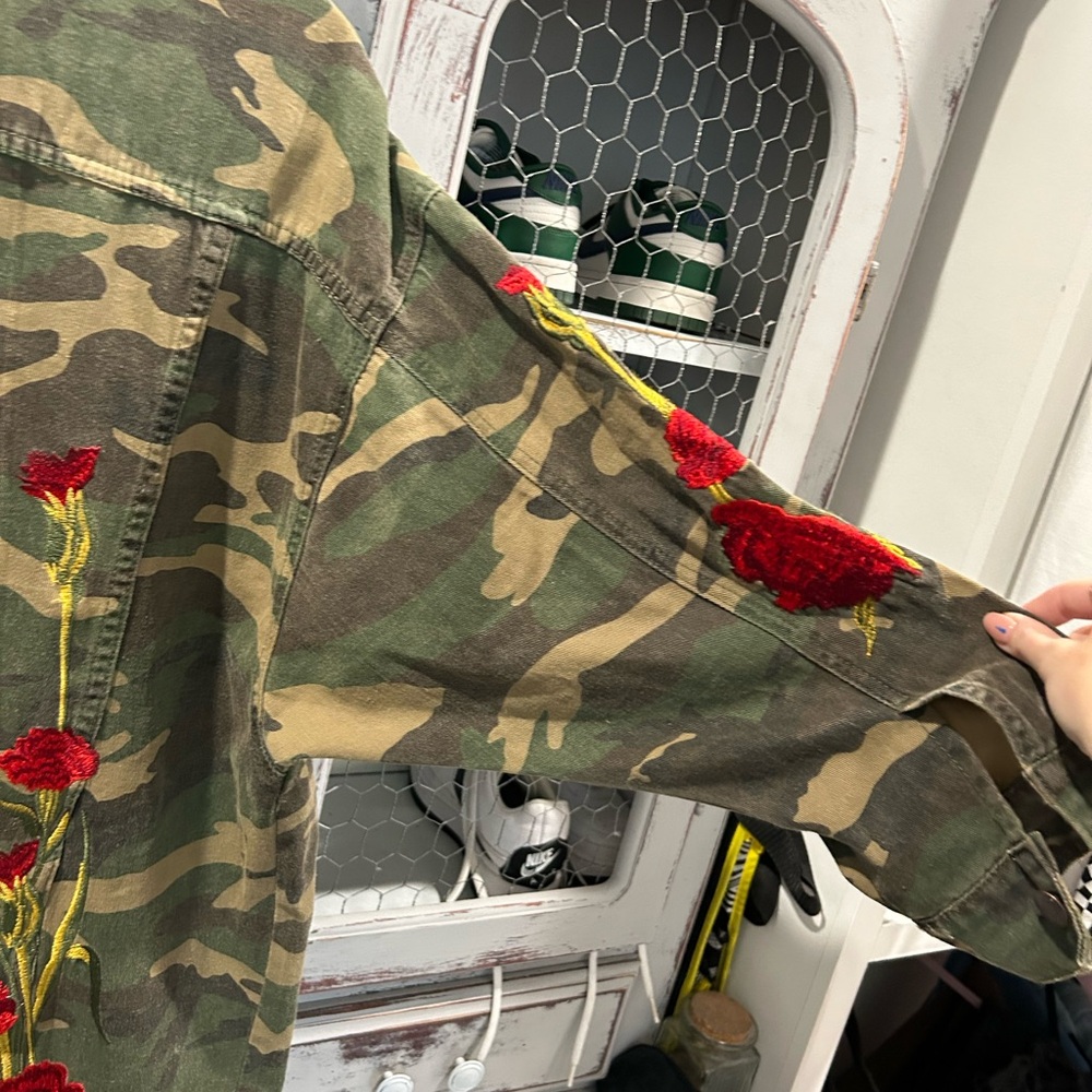 Embroidered Camouflage Jacket - Picture 5 of 5